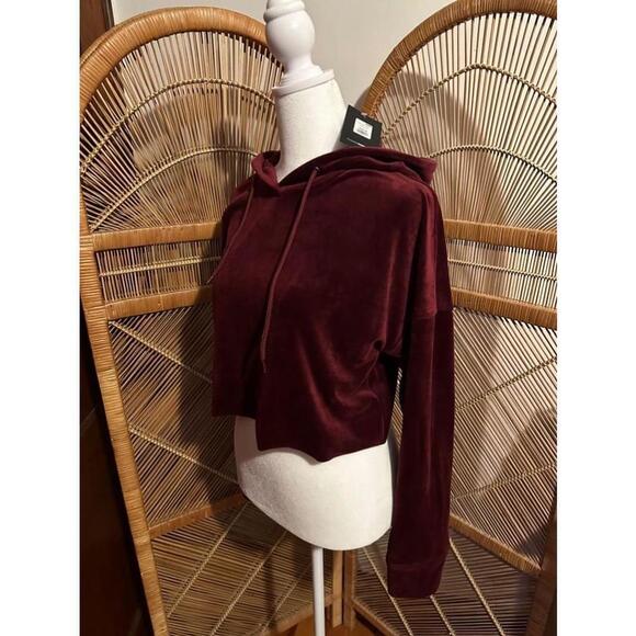 Fashion Nova women’s hoodie medium maroon burgundy Cropped sweatshirt Velour NEW - Picture 1 of 6